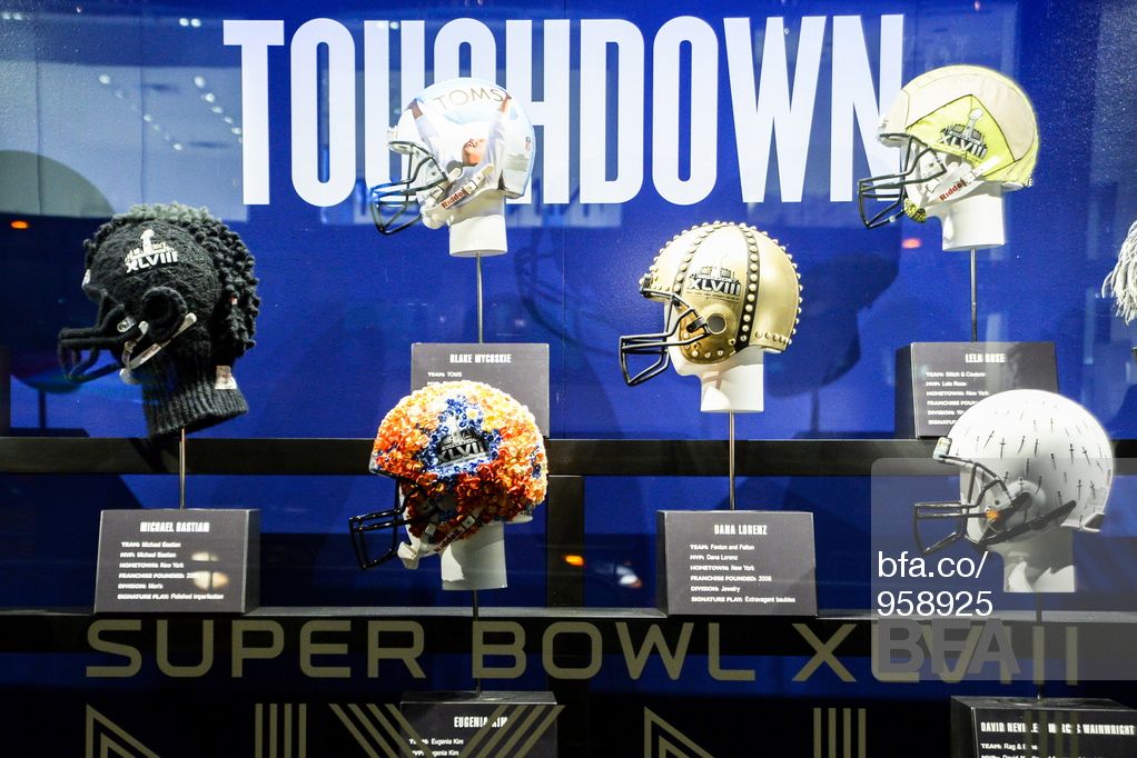 BLOOMINGDALE'S Kicks Off Super Bowl XLVIII with the CFDA and NFL, Benefiting the NFL Foundation
