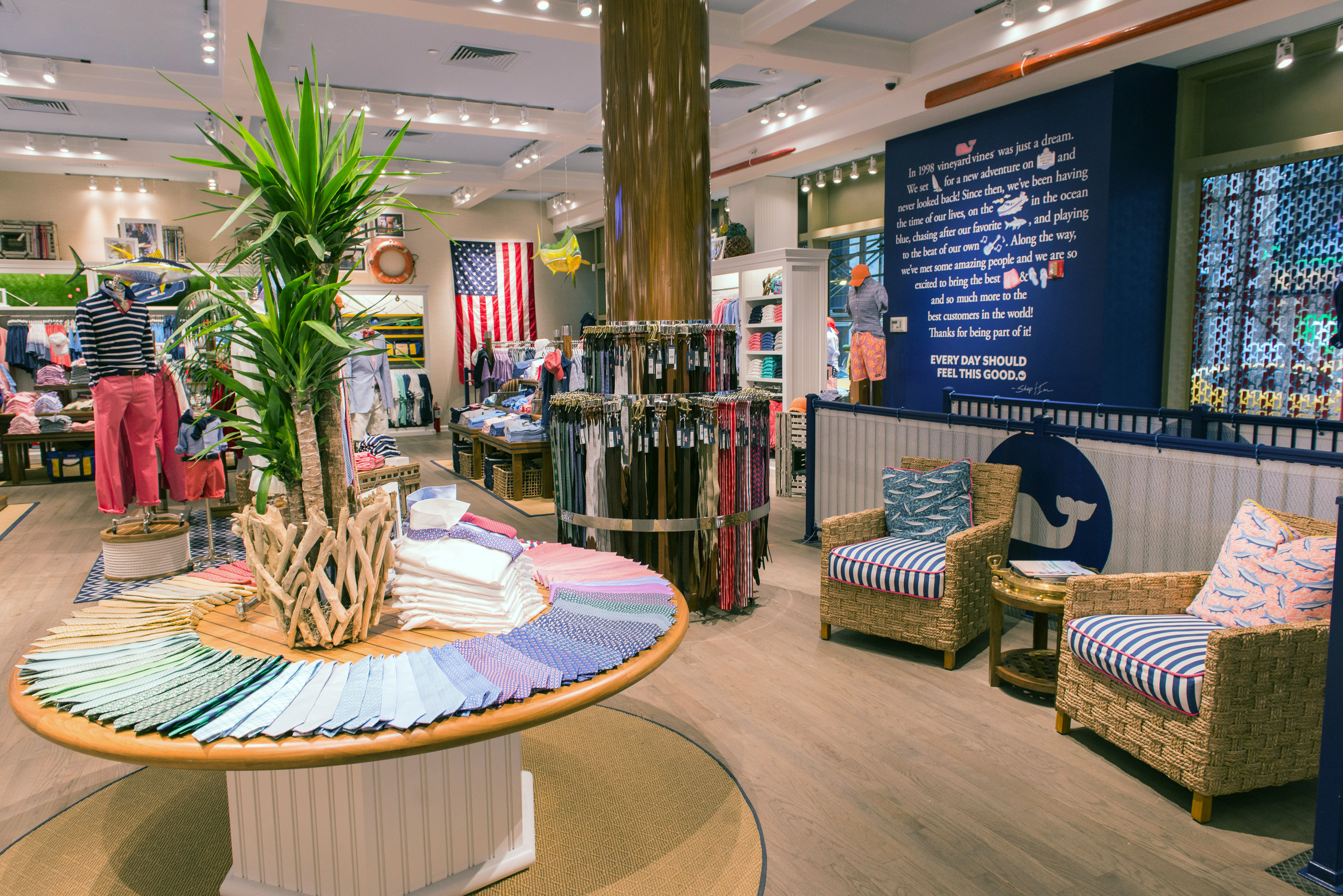 Vineyard vines grand outlet central