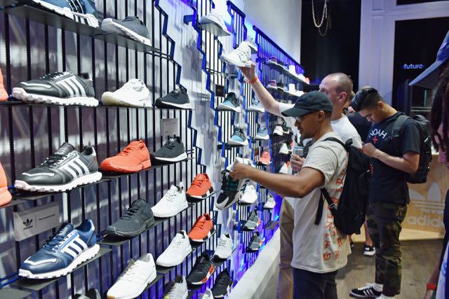 Bedenken Buitenlander Wreedheid Adidas Originals Unveils New Flagship Store in SoHo