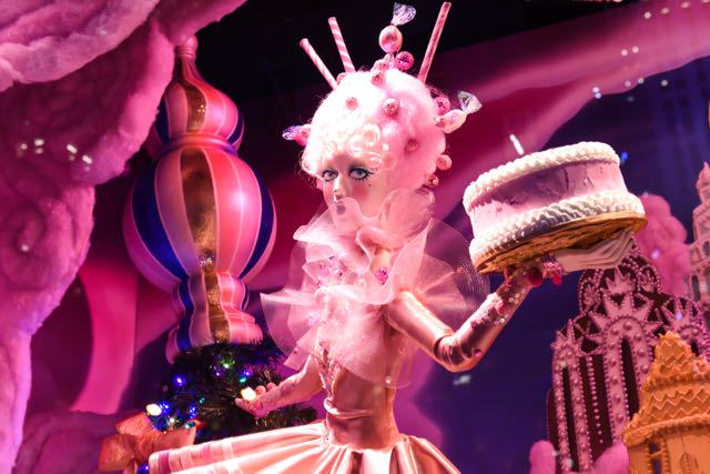 Saks Fifth Avenue Delights Us With 2016 Holiday Windows