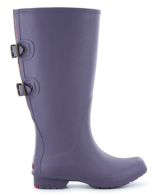 What Rain Boots To Wear On A Drizzly Day This Fall