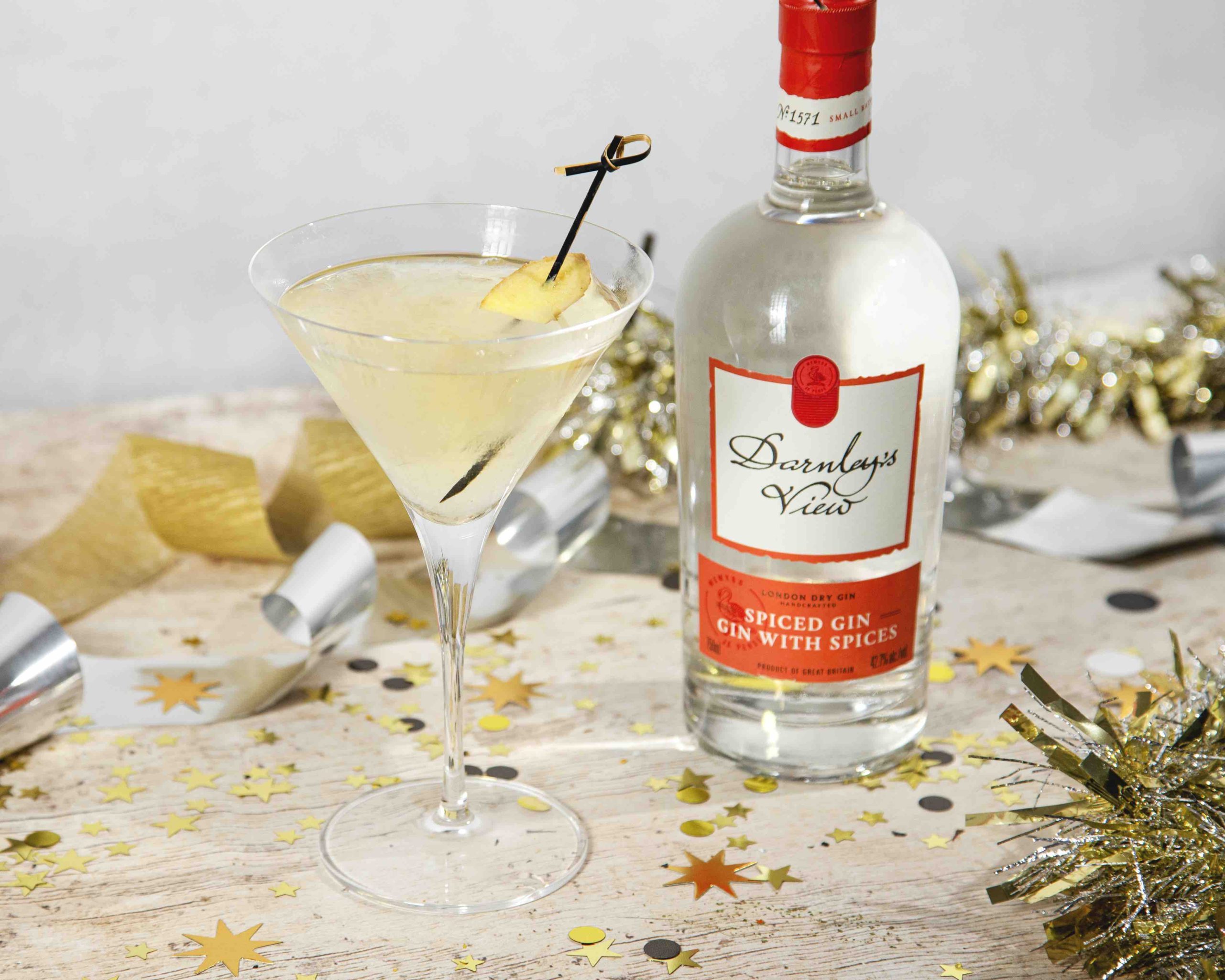 Find Easy Holiday Cocktail Recipes That Wow  Impress Your Guests And Get Into The Holiday Spirit With These Festive Drinks