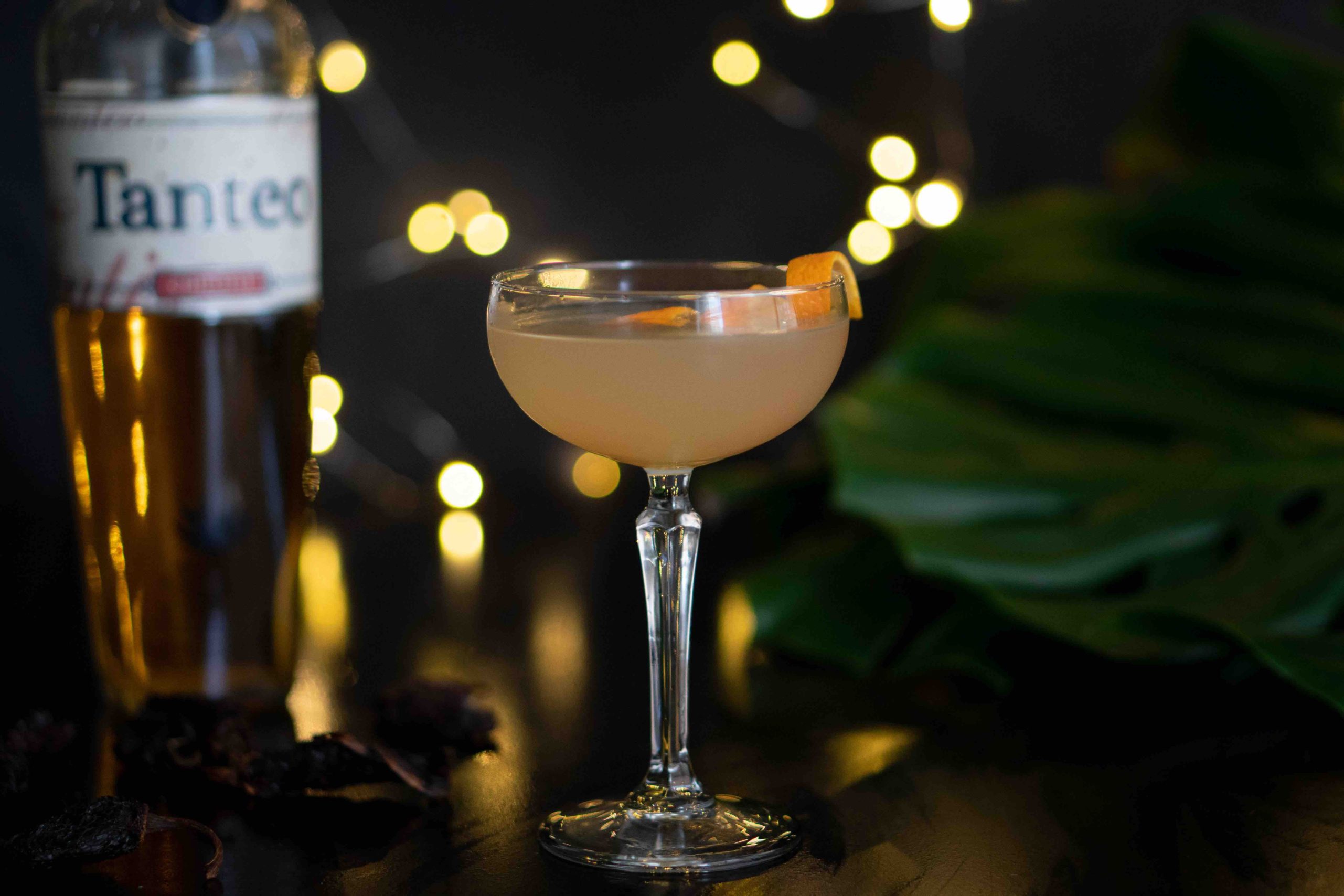 This Smoky Vanilla Sour Is The Holiday Cocktail With Tequila