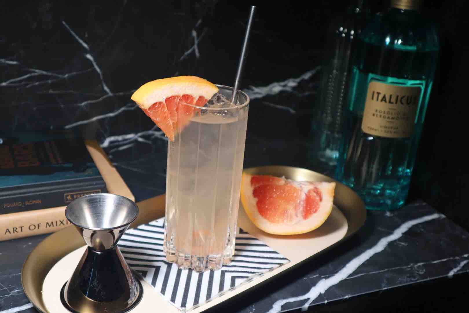 Best Italian Cocktails To Lift Your Spirits This Summer