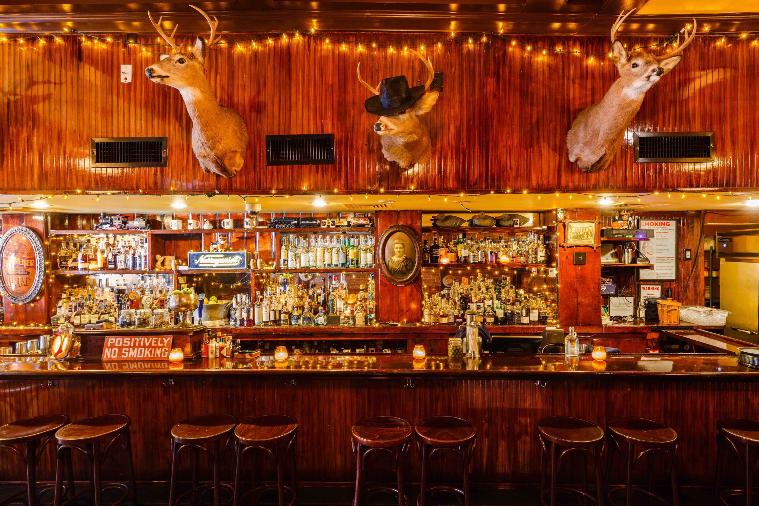 Spaghetti Tavern Is Where to Find the Best Time For Happy Hour In NYC