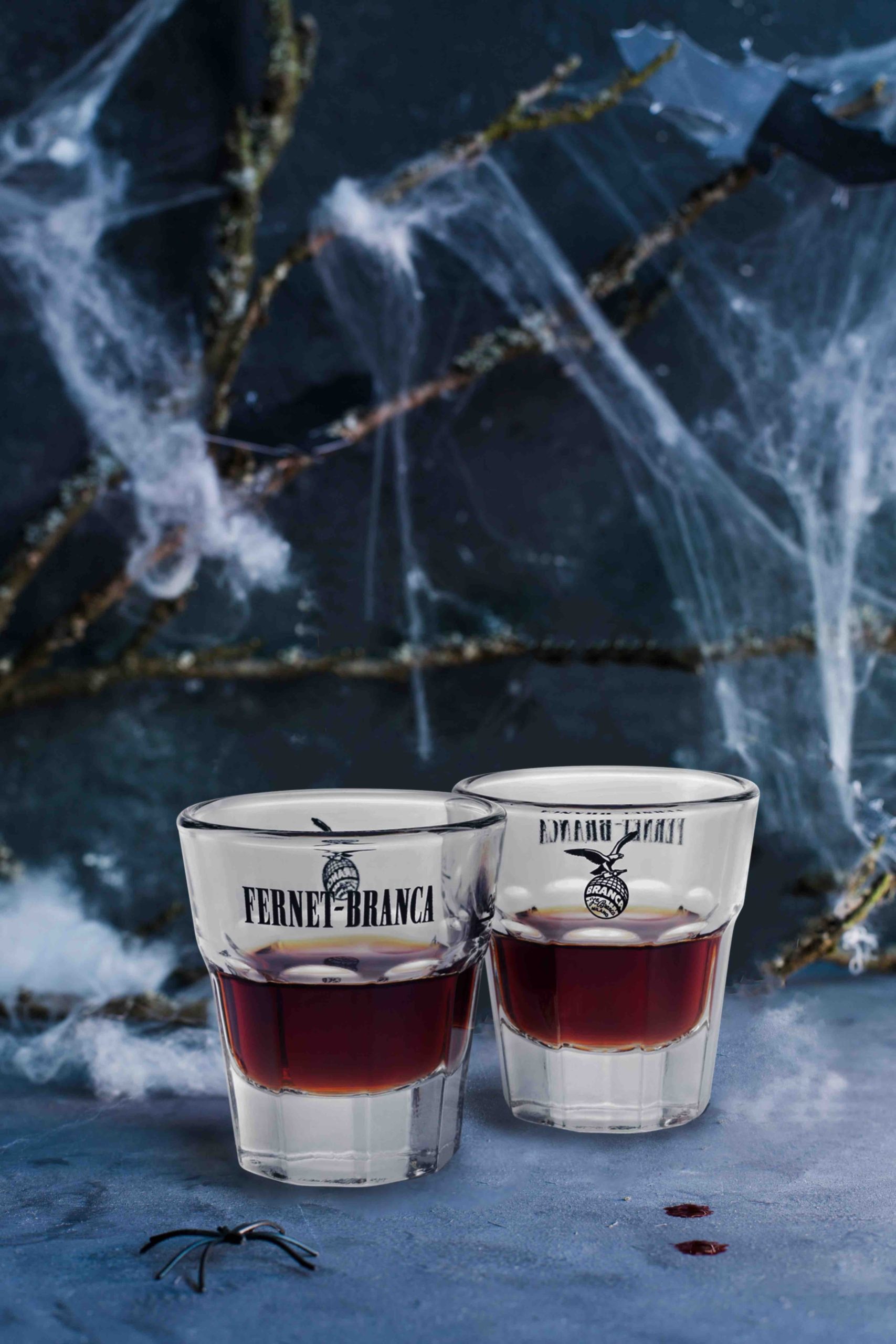 Discover the best cocktails to pair with your favorite Halloween candy. Sweet, spooky, and perfectly mixed for a frightfully fun night!