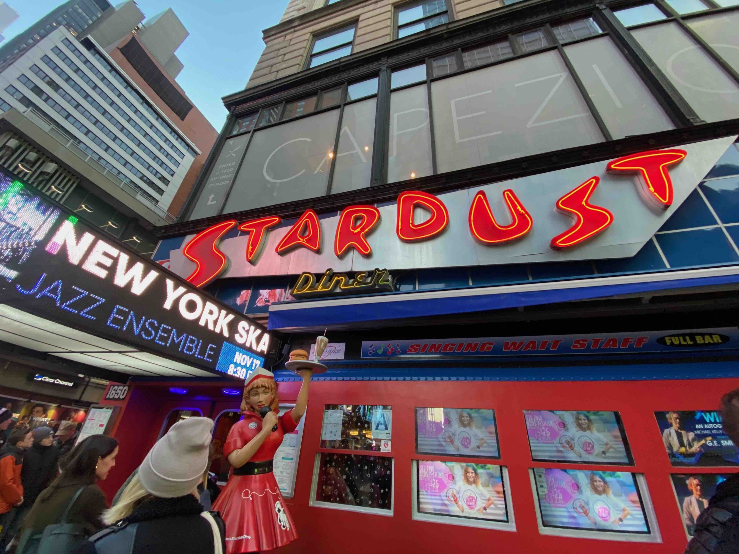 where to eat thanksgiving dinner in new york city? Ellen’s Stardust Diner in Times Square