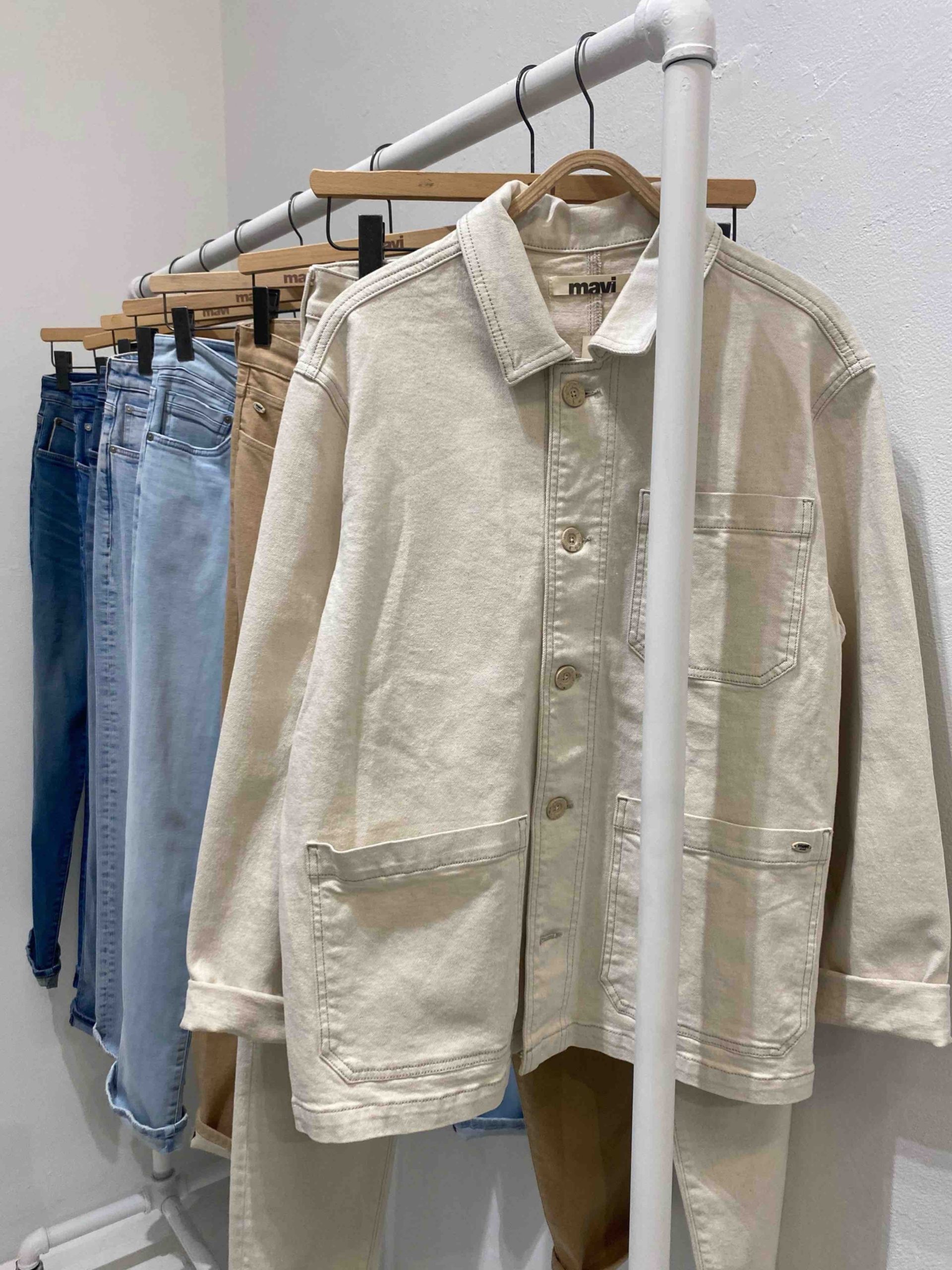 Mavi’s New Collection Features This Spring’s Biggest Trends Like Utility
