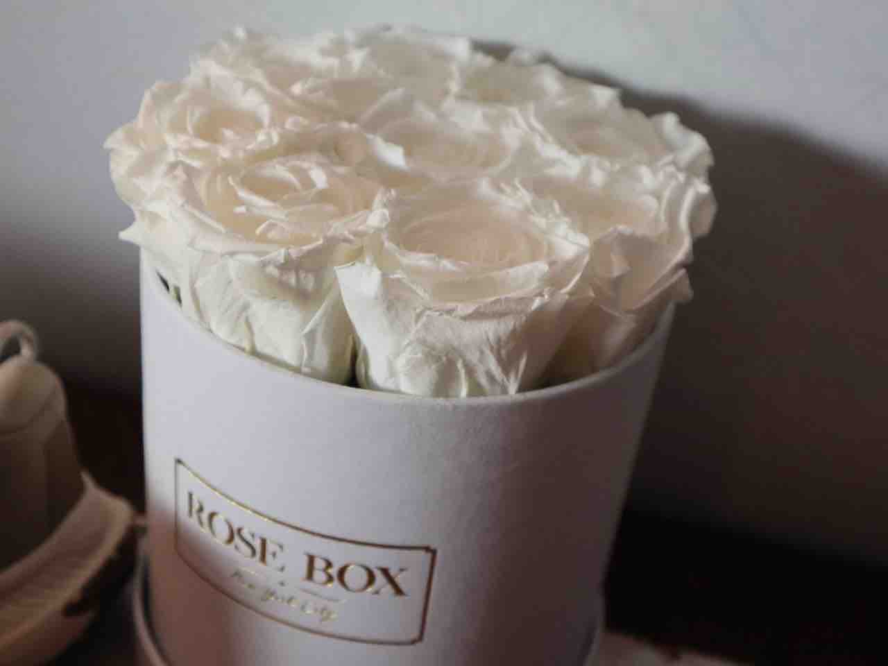 Rose Box Is One Of The Best Mother’s Day Gift For New Moms