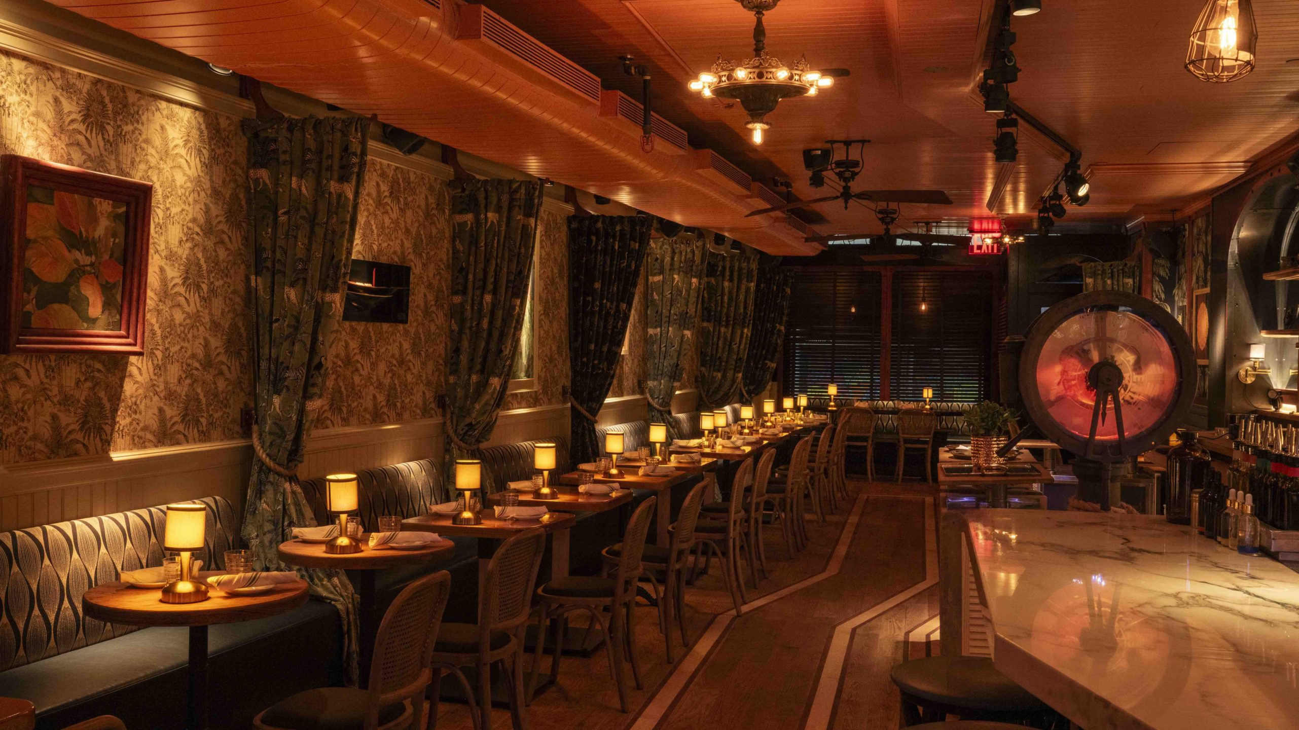 bedford stone street Enjoy A Magical Christmas Eve Dinner In New York City! Discover Top Restaurants Offering Special Holiday Menus including Bedford Stone Street