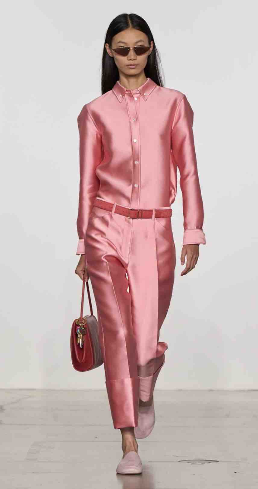 Discover the latest spring trends in fashion and update your closet with must-have styles that turn heads all season