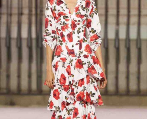 Discover the latest spring trends in fashion and update your closet with must-have styles that turn heads all season