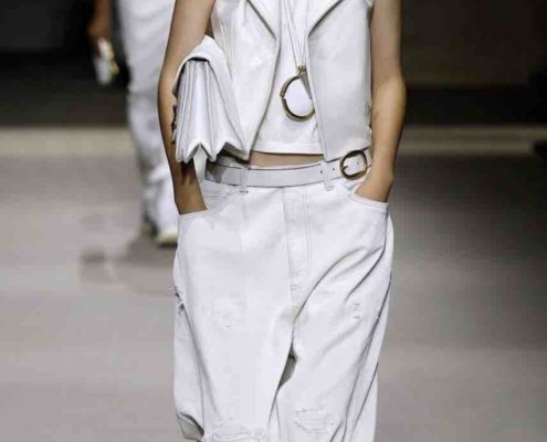 Discover the latest spring trends in fashion and update your closet with must-have styles that turn heads all season