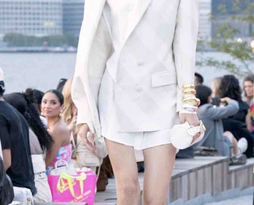 Discover the latest spring trends in fashion and update your closet with must-have styles that turn heads all season