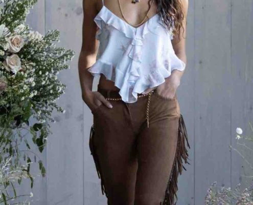 Discover the latest spring trends in fashion and update your closet with must-have styles that turn heads all season