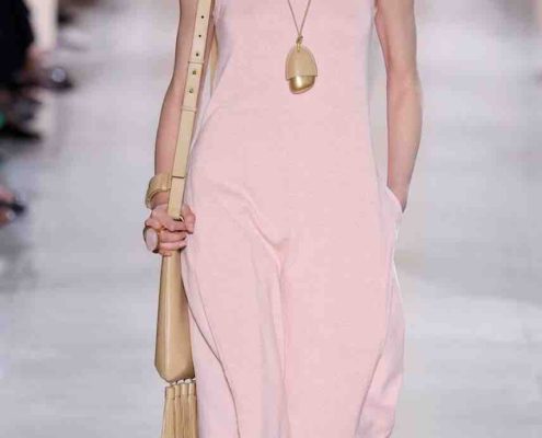 Discover the latest spring trends in fashion and update your closet with must-have styles that turn heads all season