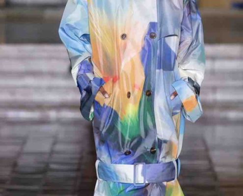 Discover the latest spring trends in fashion and update your closet with must-have styles that turn heads all season