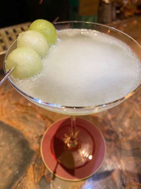 Discover the best US Open cocktails to sip during tennis season, from the iconic Honey Deuce to stylish tennis-inspired drinks in NYC.