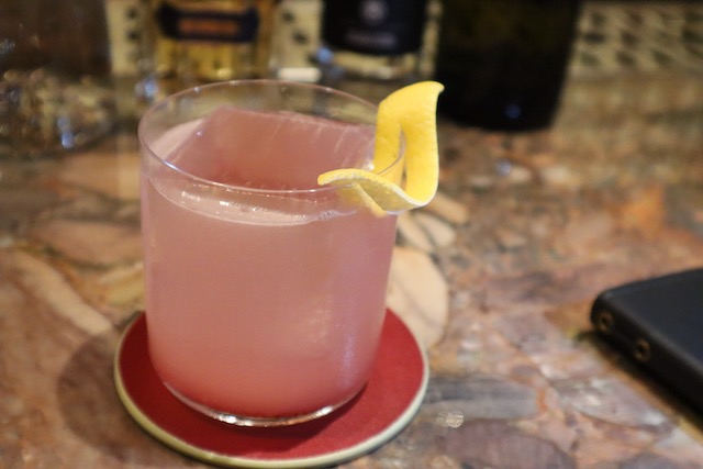 Discover the best US Open cocktails to sip during tennis season, from the iconic Honey Deuce to stylish tennis-inspired drinks in NYC