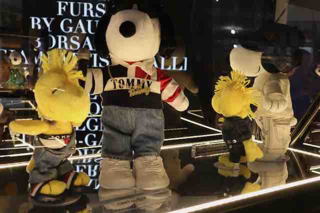 Snoopy in Style NYC Brings Fashion, Design & Peanuts to the Meatpacking District See What’s Happening In NYC This Fall With Must-See Events, Festivals, Dining, Nightlife, Fashion, Culture, And Exciting Things To Do